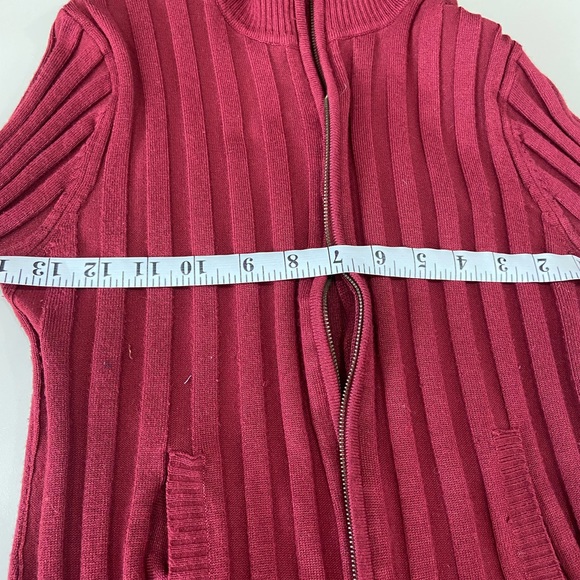 2- way zippered cropped sweater - Picture 6 of 9